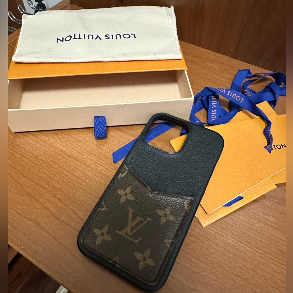 Louis Vuitton iPhone 14 Pro max case - Picture 2 of 8